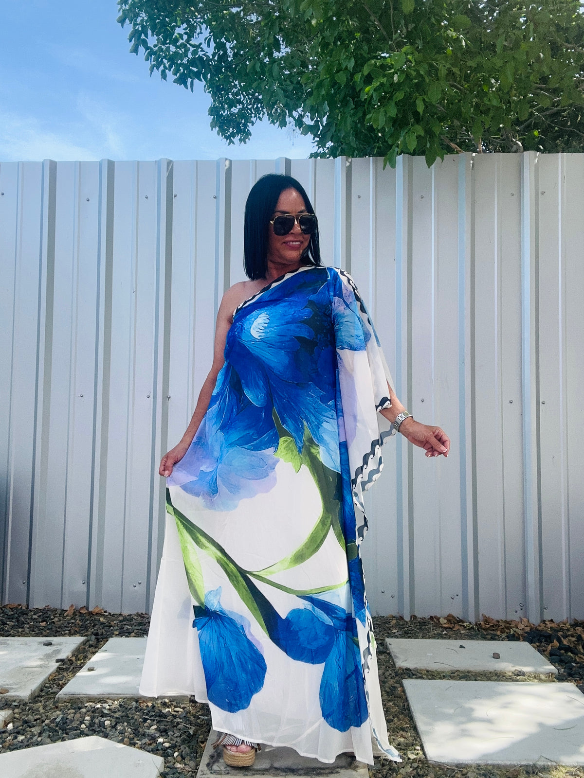 Dress one shoulder